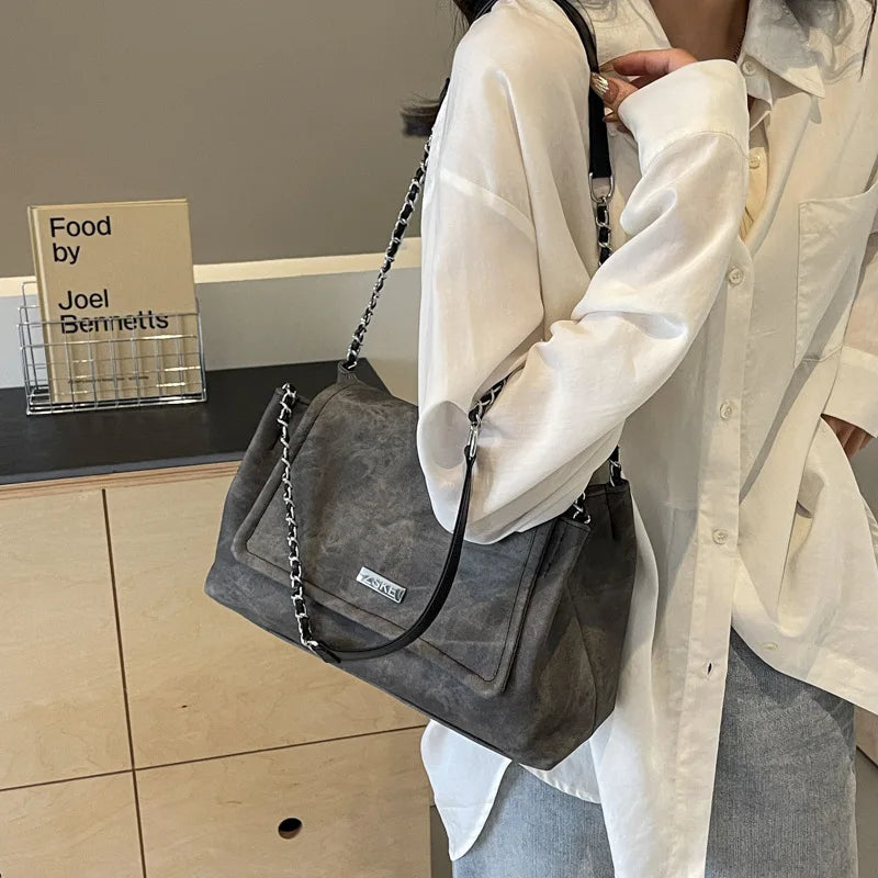 Women's Street Trend Large Capacity Chain Underarm Bag Spring New Retro Style Versatile Handheld Shoulder Bag