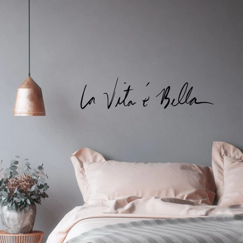 LIFE IS SO BEAUTIFUL Decal Family Vinyl Wall Sticker Quotes Italian Lettering Words Living Room Backdrop Decorative Wall Decor
