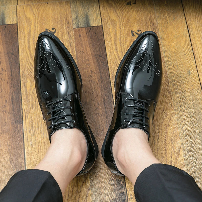 Elegant Patent Leather Leather Shoes Men Pointed Head Fashion Dress Shoes Man Party Pointed Glossy Wedding Shoes