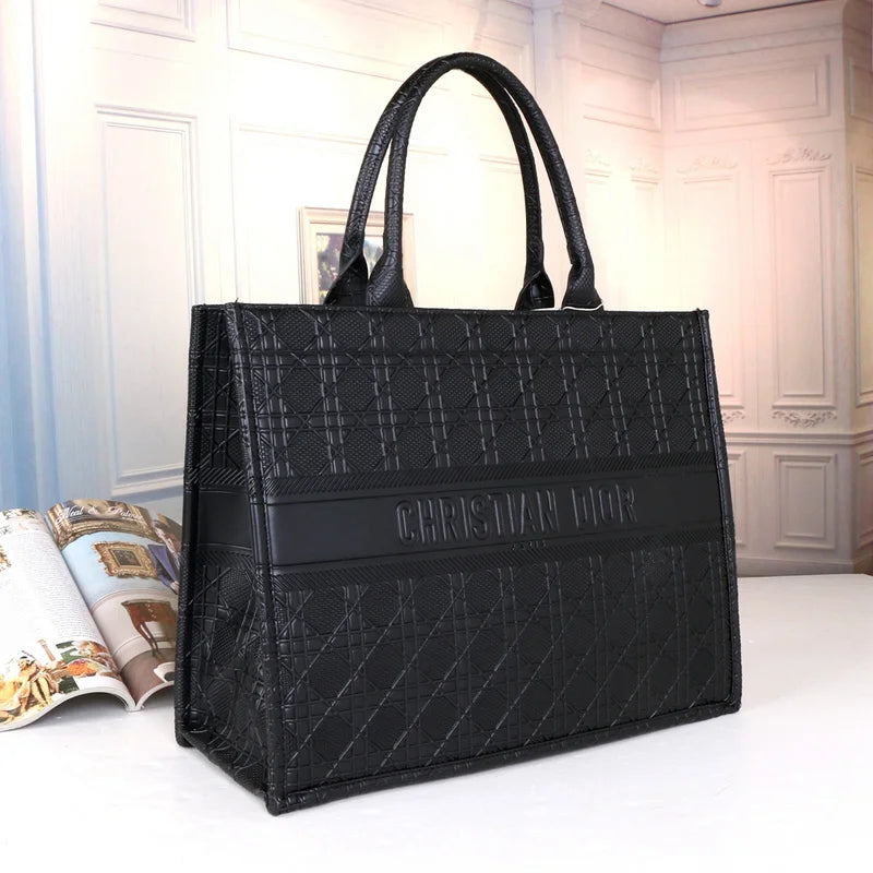 New Men and Women Leather  Medium Large Handbag Shoulder Bags Large Capacity Ladies Single Shoulder Bag Crossbody Bag