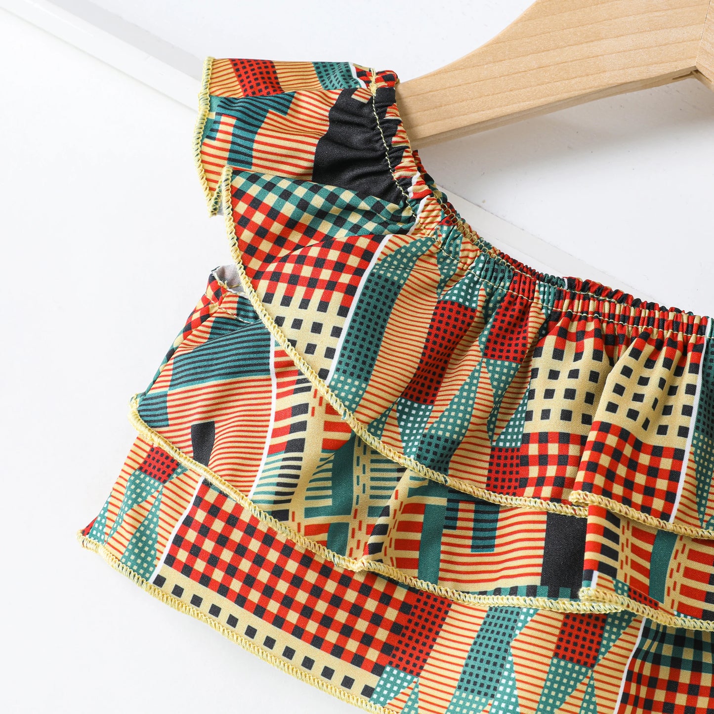 Baby Girl Sweet Geometric Pattern and Ruffle Edge 4pcs Top/Pants/Headband/Belt Set