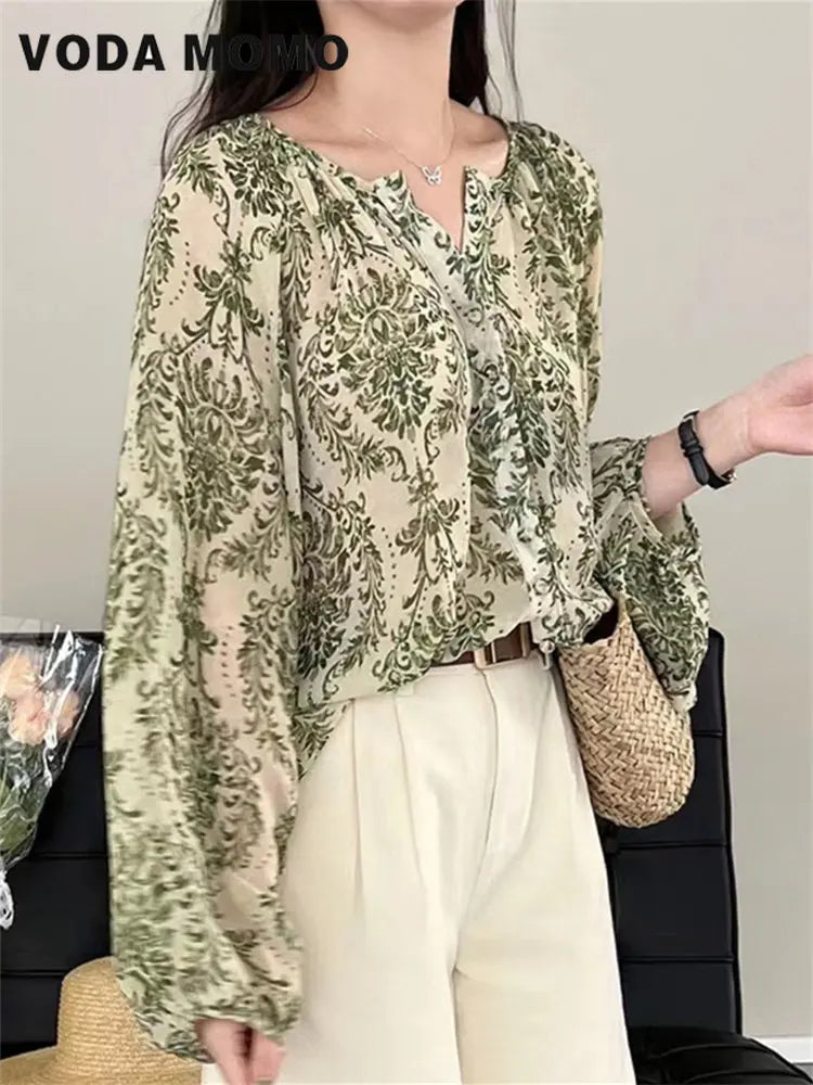women V Neck Lantern Sleeve Loose Blouses Shirts Tops Vintage Boho Floral Print Chiffon Shirts Women's Sunscreen Shirt