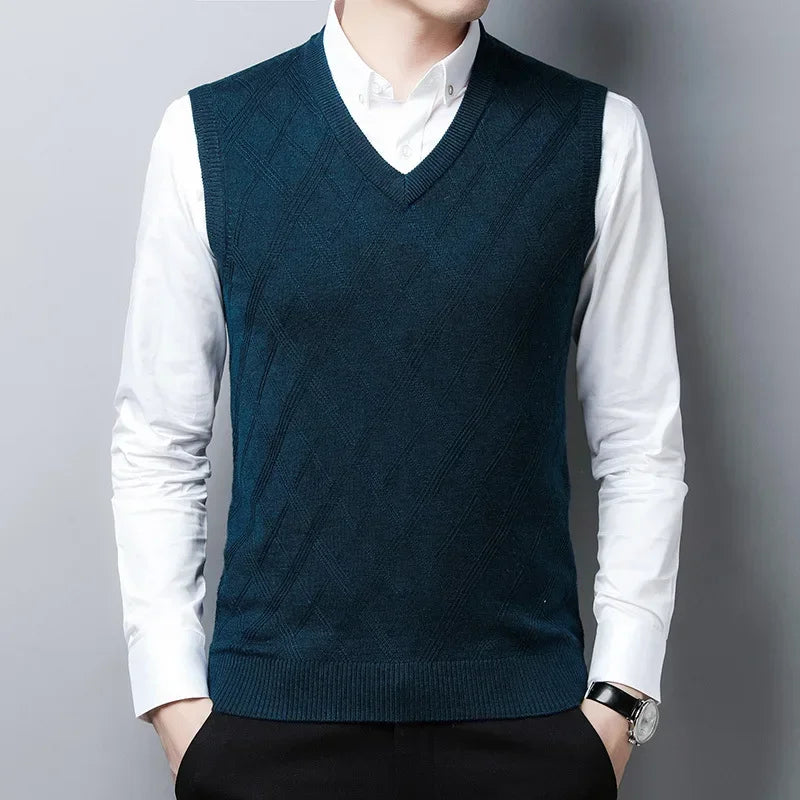 New Style Wool Knitted Vest Men's  Solid Color Casual Knitted Vest Pullover Sweater