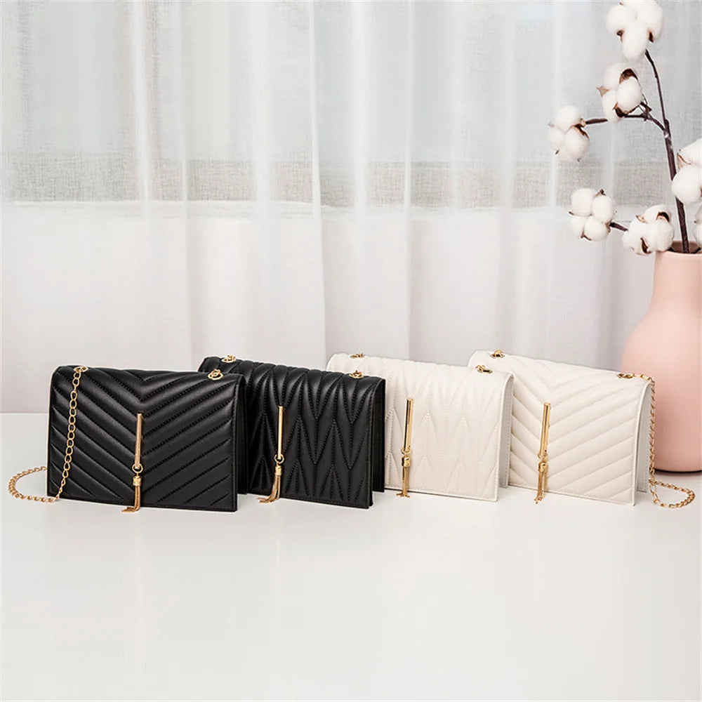 New Women Pu Leather Trend  Crossbody Bag Fashion V Pattern Lattice Small Shoulder Bag White Black Travel Crossbody Bags luxury elegant