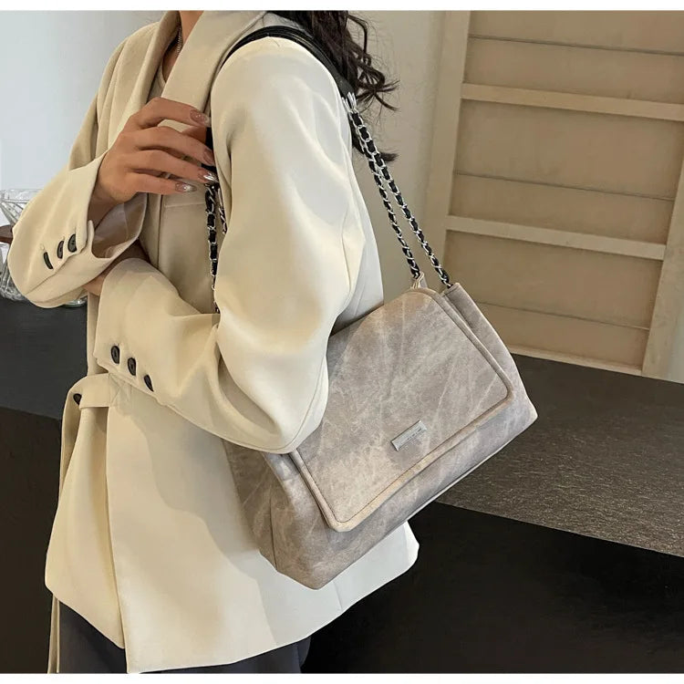 Women's Street Trend Large Capacity Chain Underarm Bag Spring New Retro Style Versatile Handheld Shoulder Bag
