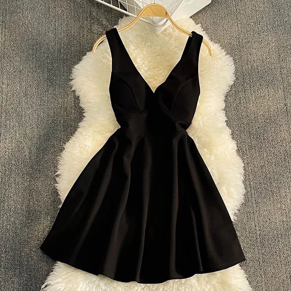 V-Neck Sleeveless Women's Black Dresses Sexy Spaghetti Strap Backless A-Line Mini Dress Fashion Solid Female Party Dress