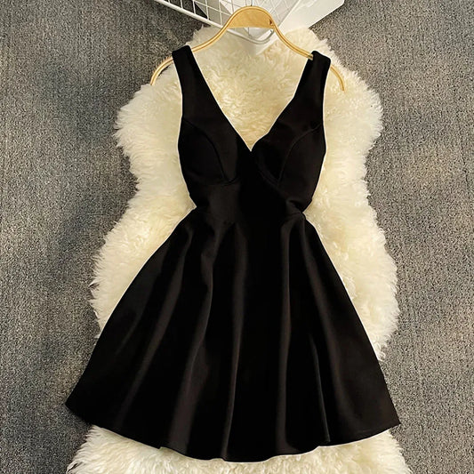 V-Neck Sleeveless Women's Black Dresses Sexy Spaghetti Strap Backless A-Line Mini Dress Fashion Solid Female Party Dress