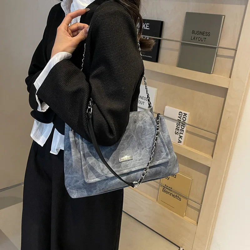 Women's Street Trend Large Capacity Chain Underarm Bag Spring New Retro Style Versatile Handheld Shoulder Bag