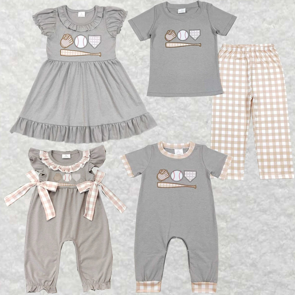 Wholesale hot sale Baby Kids Clothes Embroidered baseball glove gray short sleeve brown and white checkered pants suit