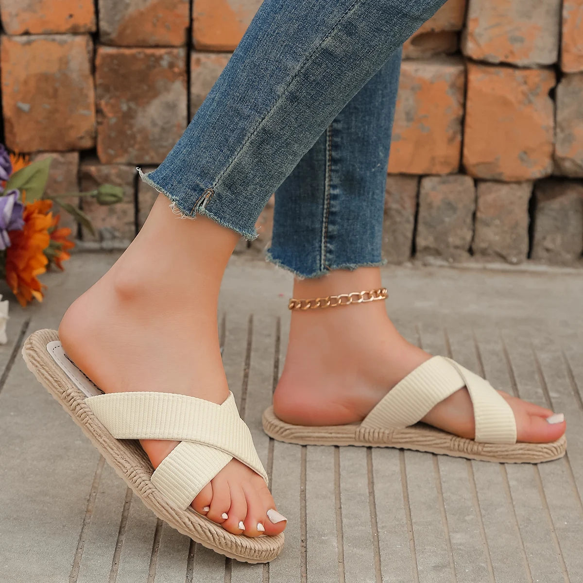 Women's fashion trend non-slip wear comfortable cross-strap flat sandals