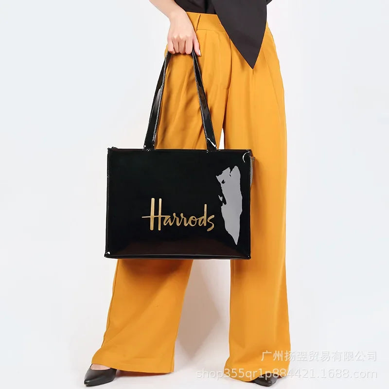 Famous Design Waterproof Shoulder Bag College Student Office Bento Handbag Commuter Tote Bag Europe and The United States