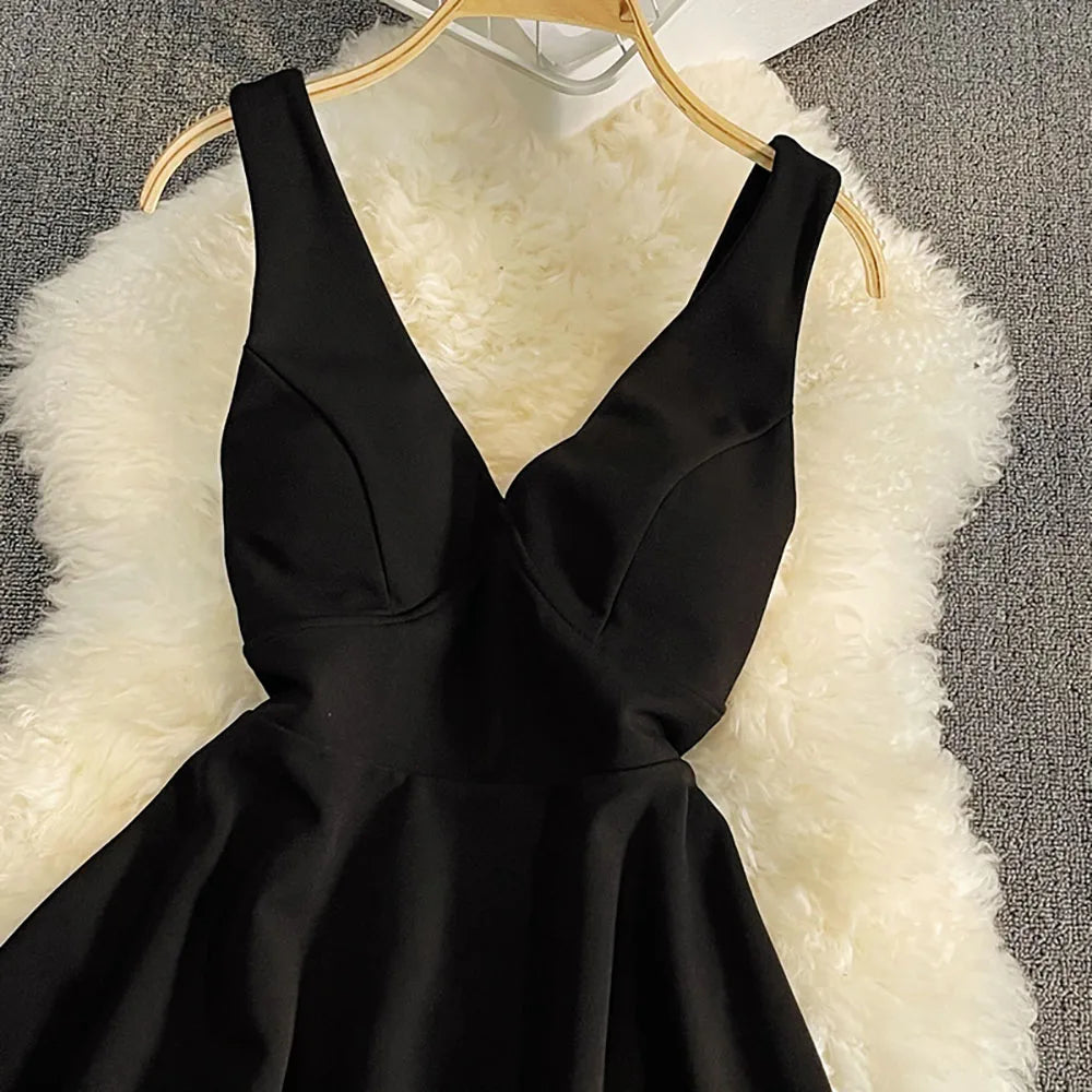 V-Neck Sleeveless Women's Black Dresses Sexy Spaghetti Strap Backless A-Line Mini Dress Fashion Solid Female Party Dress