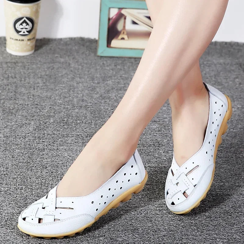 New Women Sandals Fashion Soft Sole Flat Heel Women Hollow Flat Shoes Woman Genuine Leather Shoes Female Casual