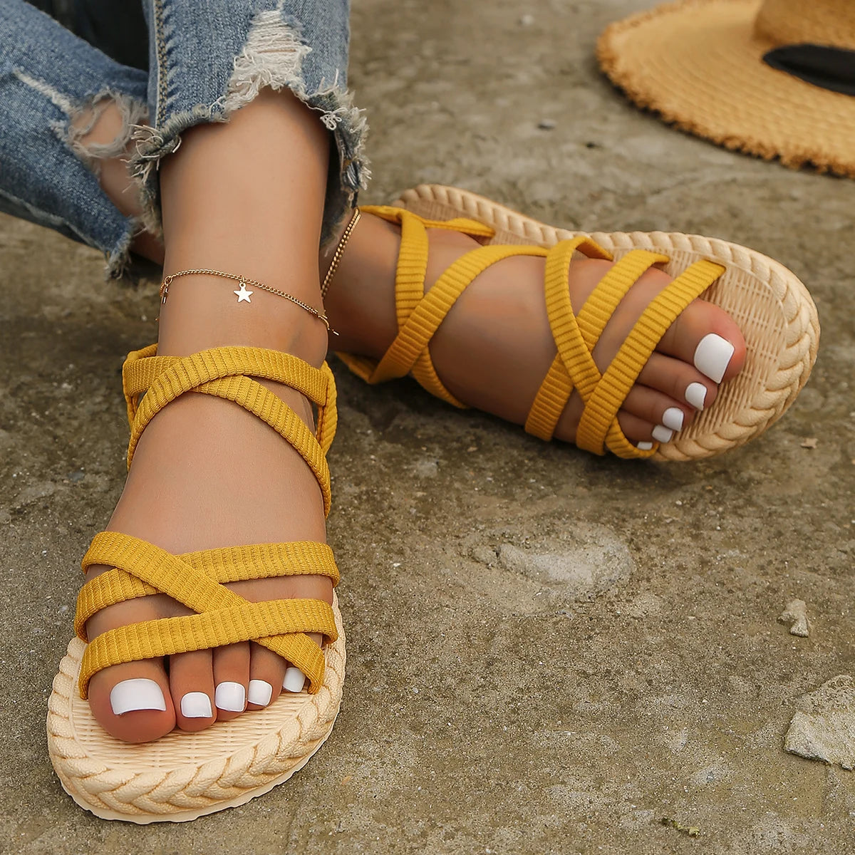 Women's fashion trend non-slip wear comfortable soft soled school beach flat sandals