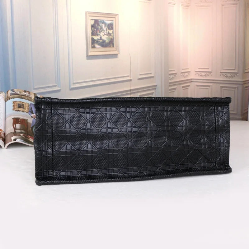 New Men and Women Leather  Medium Large Handbag Shoulder Bags Large Capacity Ladies Single Shoulder Bag Crossbody Bag