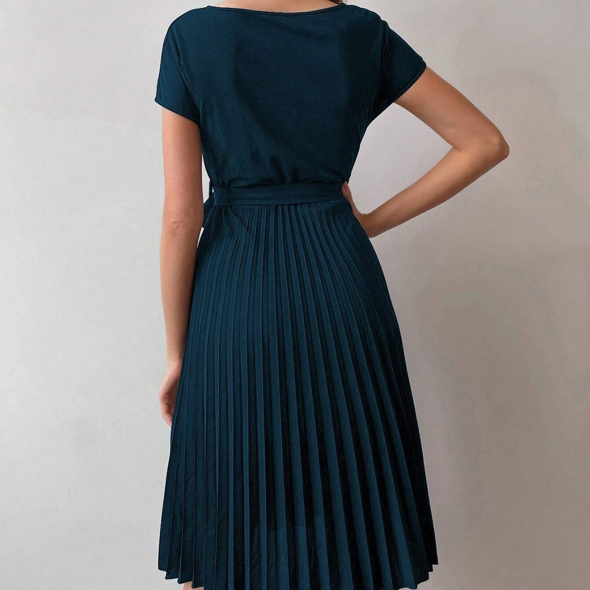 Solid Color Belt Pleated Batwing Sleeve Women Long Dress